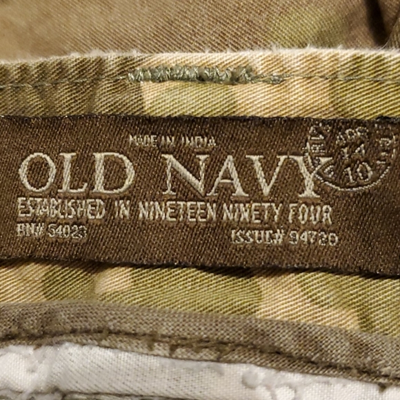 Old Navy Camouflage Green Cargo shorts - Picture 8 of 15